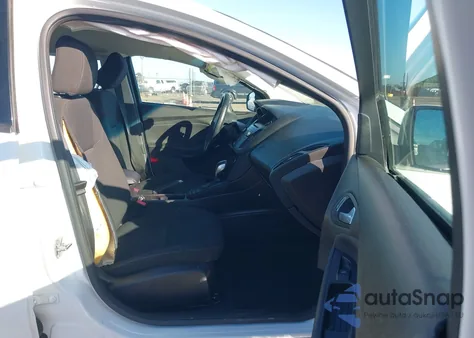 2016 Ford Focus Se z USA, uszkodzony, nr VIN 1FADP3K27GL254736